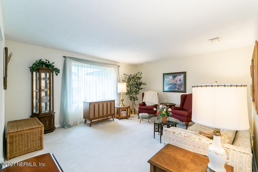 8086 Alderman Road Jacksonville, FL 32211 - Photo 4 of 17 004