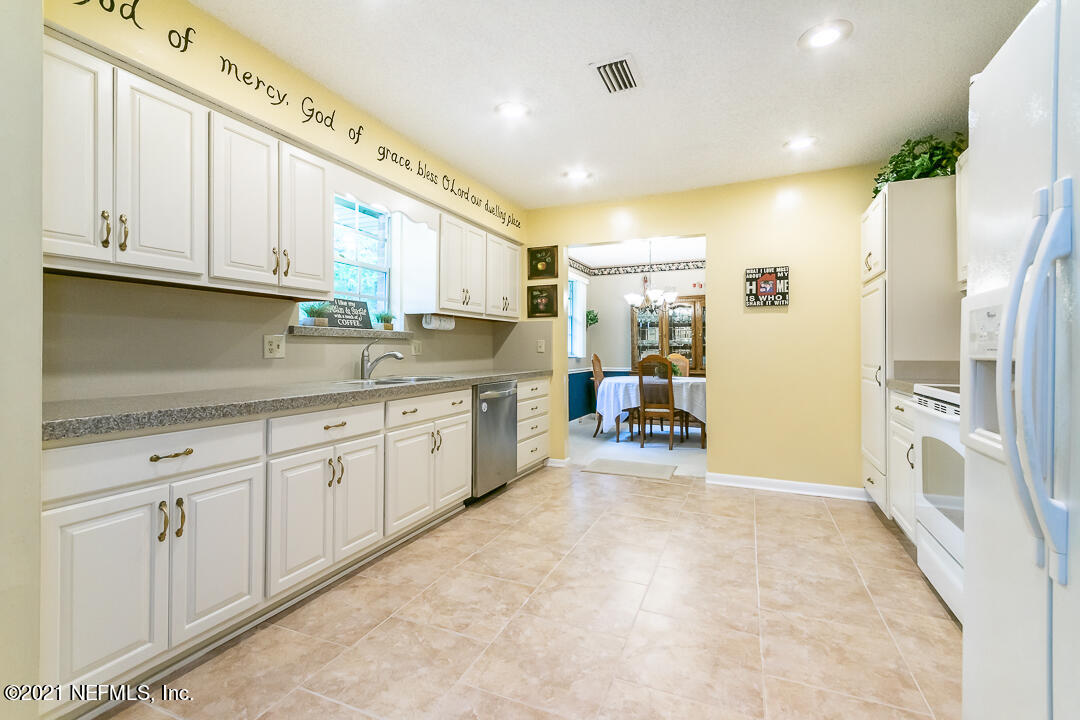 8086 Alderman Road Jacksonville, FL 32211 - Photo 6 of 17 006