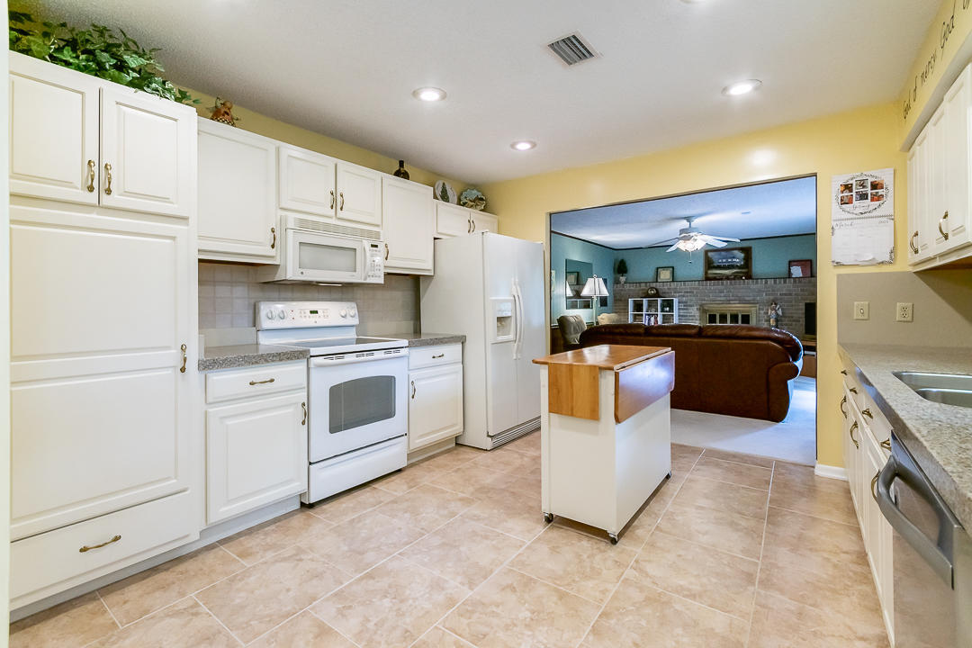 8086 Alderman Road Jacksonville, FL 32211 - Photo 7 of 17 007