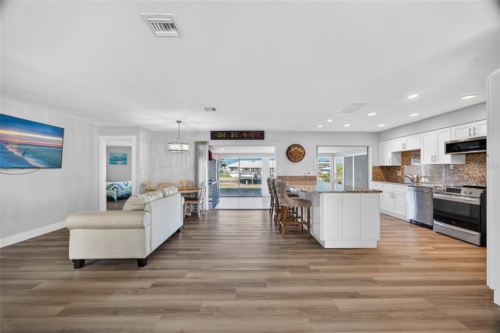 523 Vía Cintia Punta Gorda, FL 33950 - Photo 5 of 34