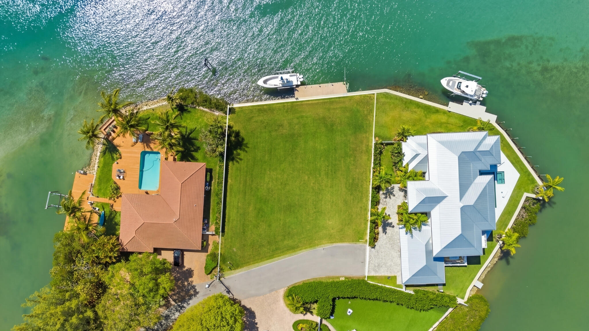 1305 Peninsular Road Jupiter, FL 33469 - Photo 4 of 23 a view of swimming pool