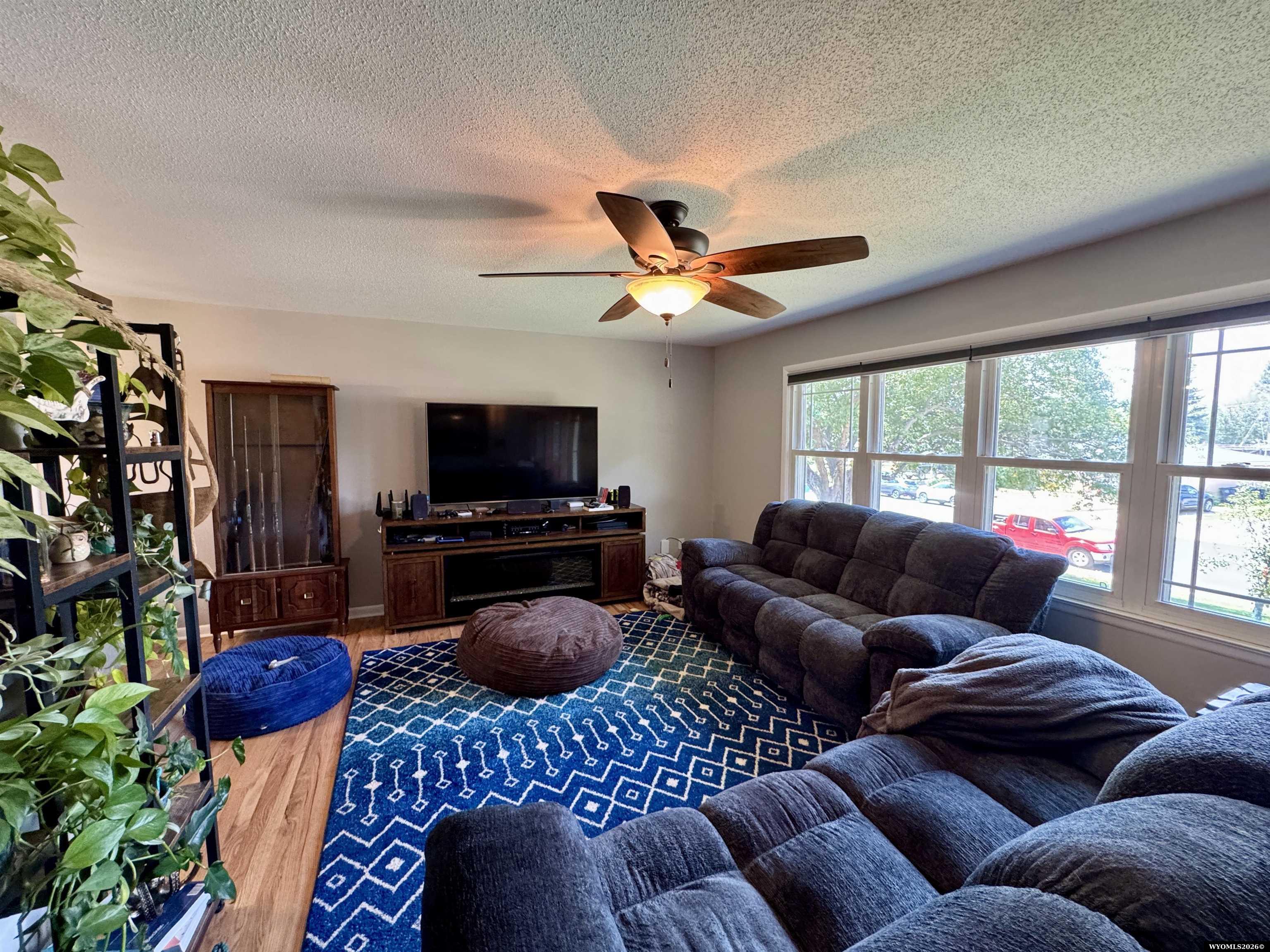1840 Milton Drive Cheyenne, WY 82001 - Photo 3 of 32