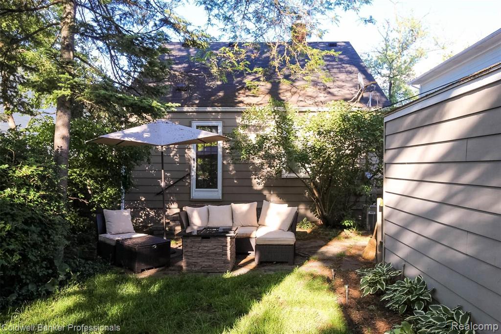 609 Lockwood Road Royal Oak, MI 48067 - Photo 37 of 49 Gallery Image 37