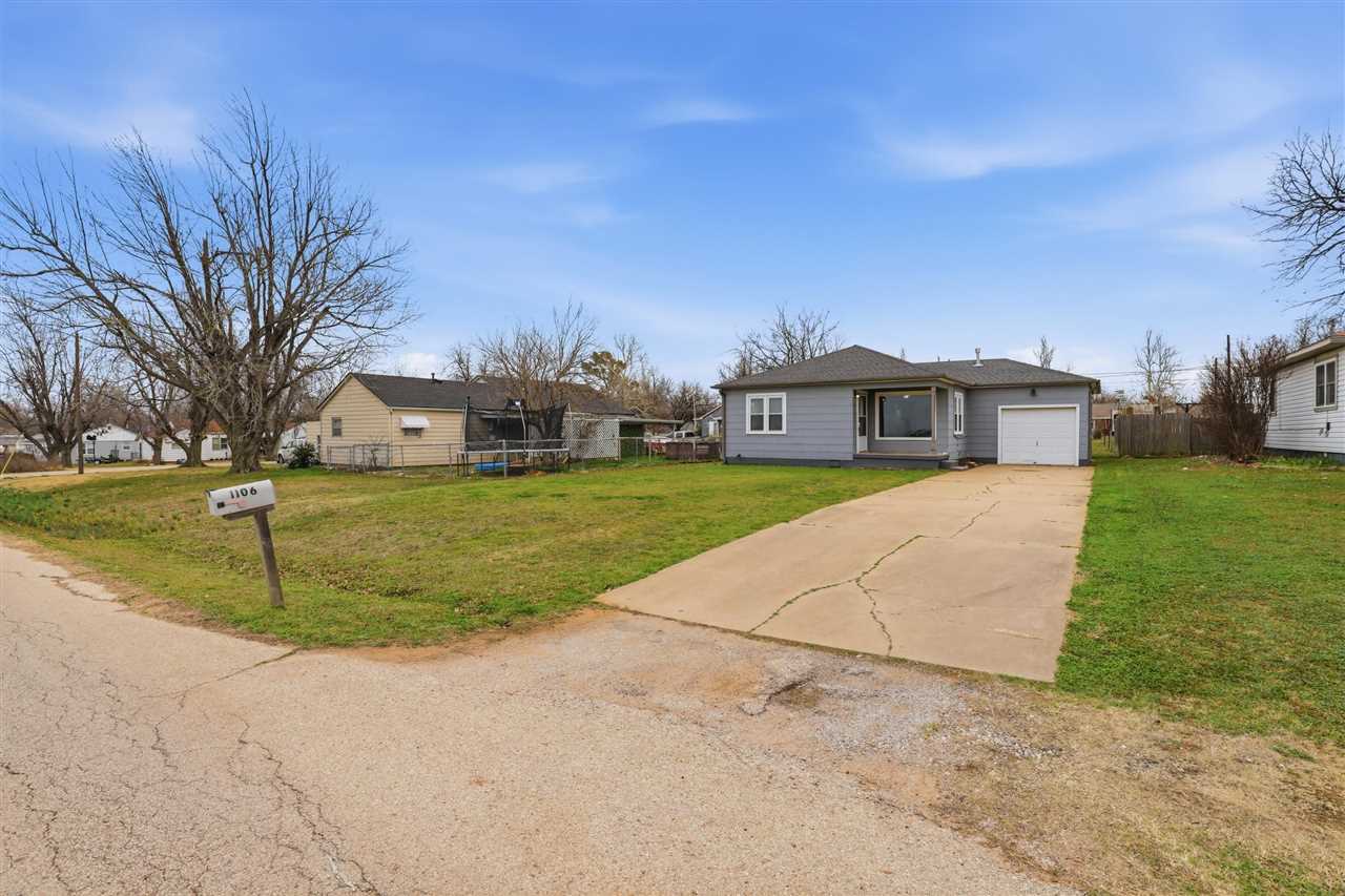 1106 Locust Street Perry, OK 73077 - Photo 5 of 33 Gallery Image 5