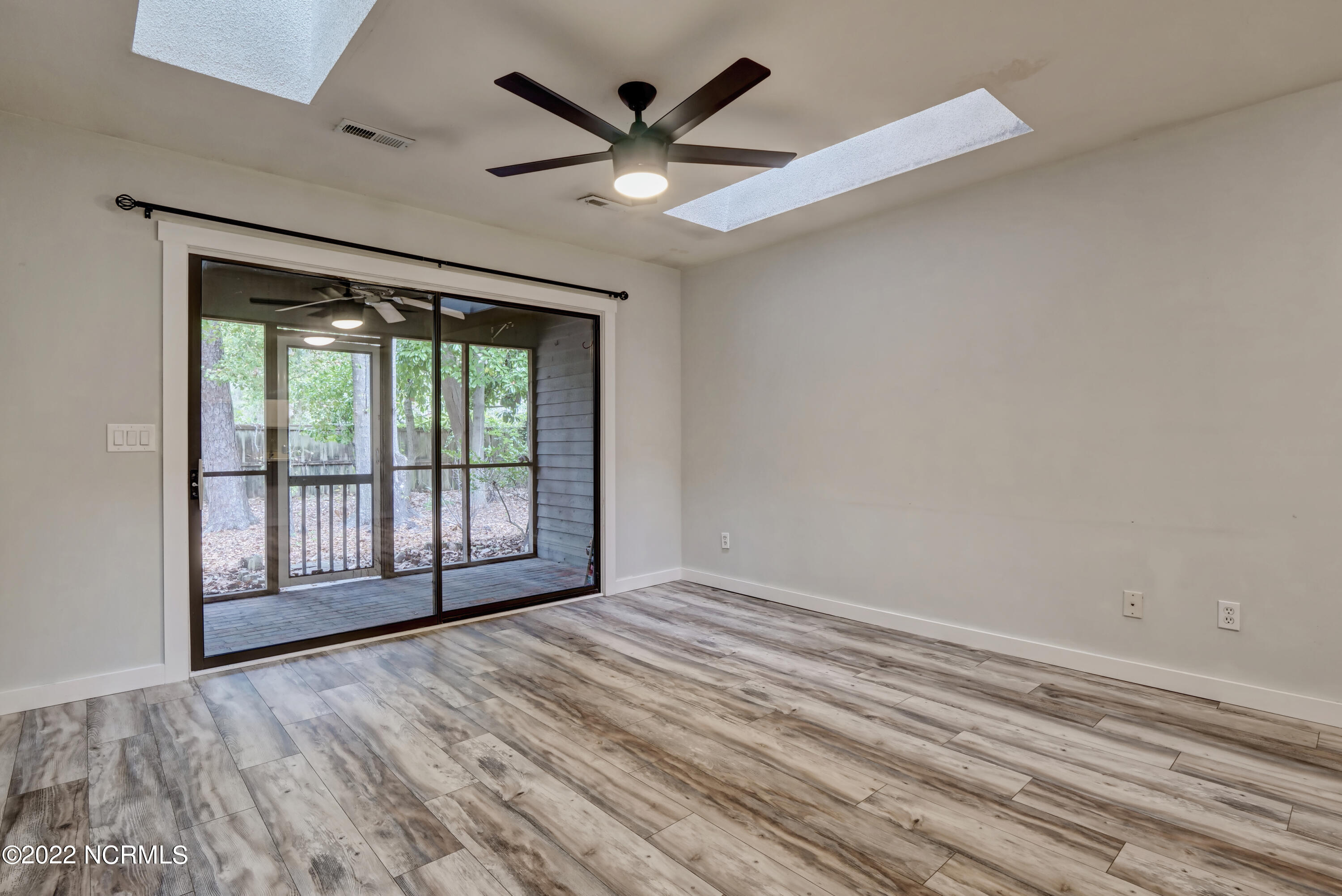 1507 Military Cutoff Road, Unit 130 Wilmington, NC 28403 - Photo 15 of 34 P3311405_06_07_08_09_10_11