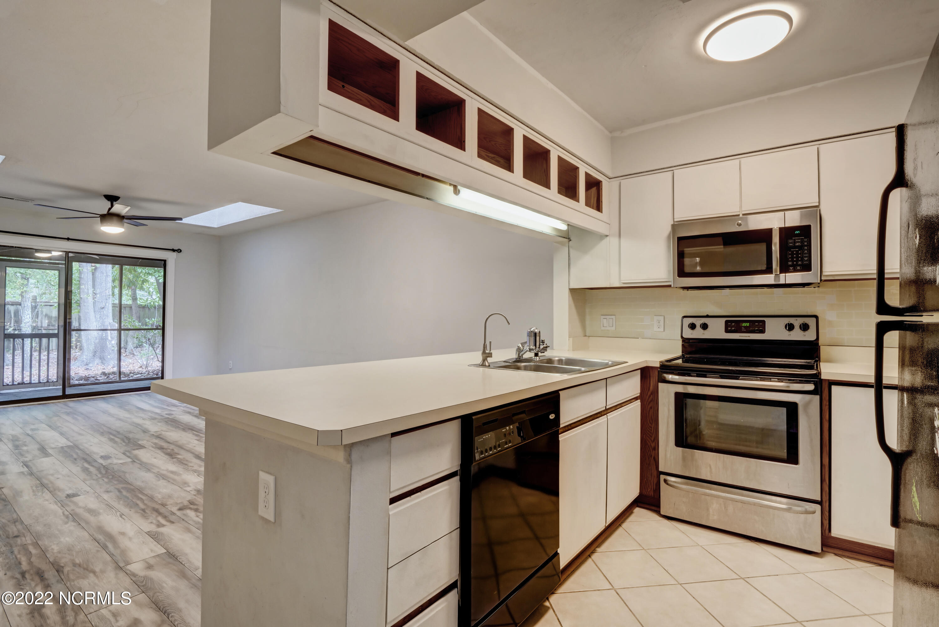 1507 Military Cutoff Road, Unit 130 Wilmington, NC 28403 - Photo 7 of 34 P3311328_29_30_31_32_33_34