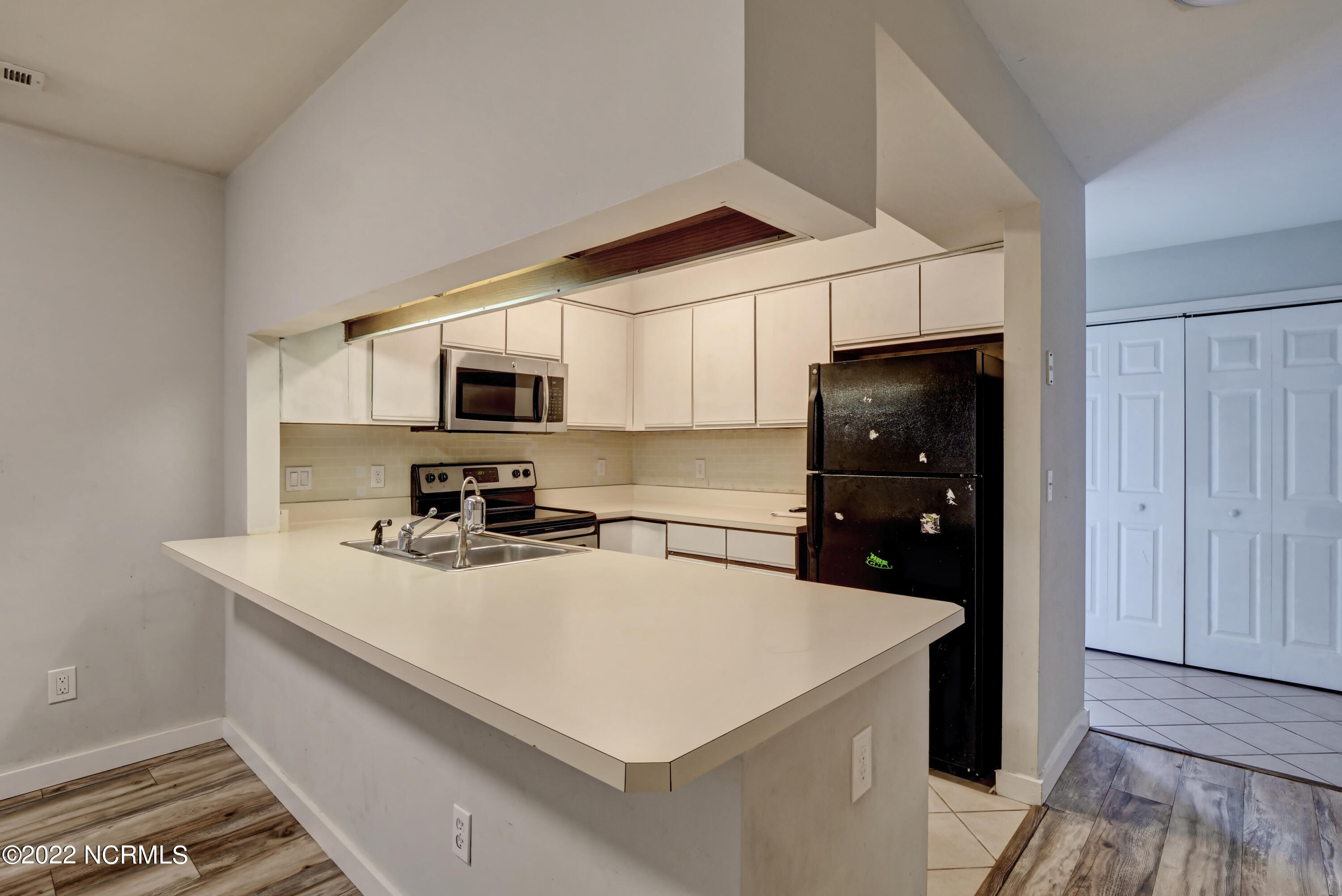 1507 Military Cutoff Road, Unit 130 Wilmington, NC 28403 - Photo 8 of 34 P3311342_3_4_5_6_7_8