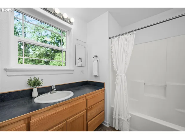 $349,000 | 48489 Hiland Ranch Drive, Oakridge, OR 97463