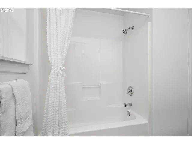 $349,000 | 48489 Hiland Ranch Drive, Oakridge, OR 97463