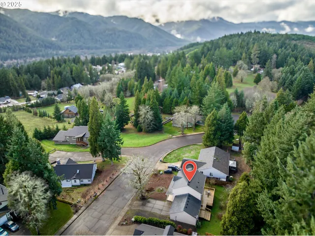 $349,000 | 48489 Hiland Ranch Drive, Oakridge, OR 97463