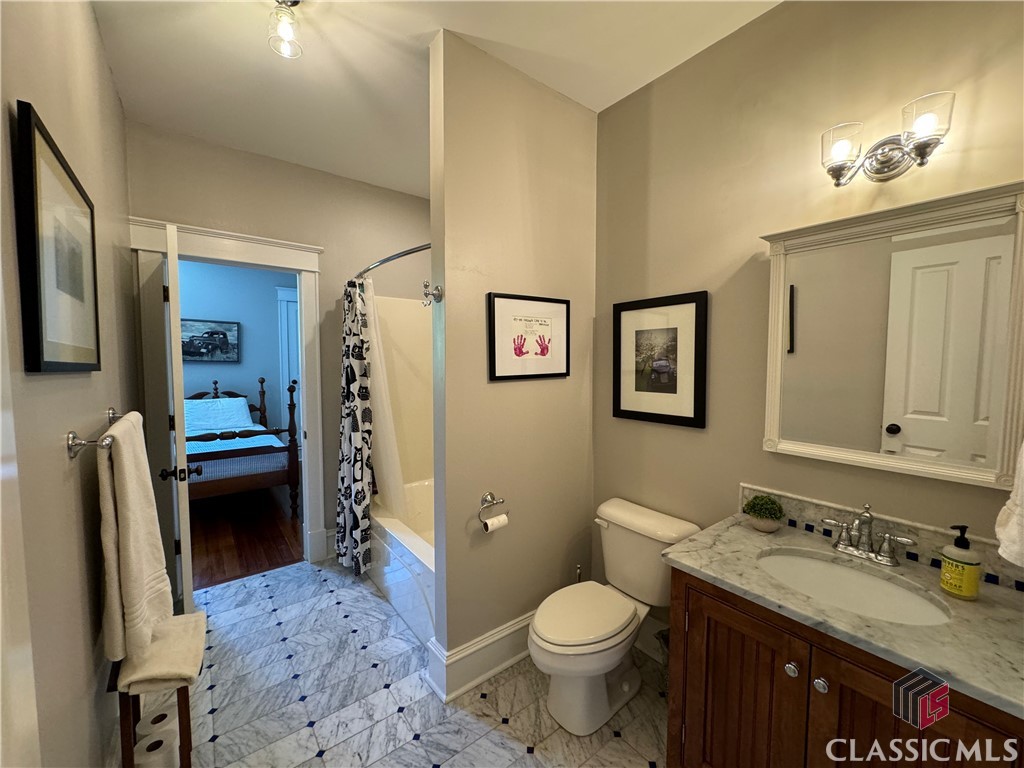8 Oak Grove Road Athens, GA 30607 - Photo 33 of 75 The Upstairs Bath