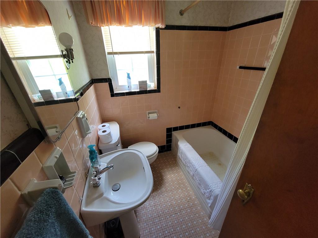 8951 Ringeisen Road Allison Park, PA 15101 - Photo 7 of 19
