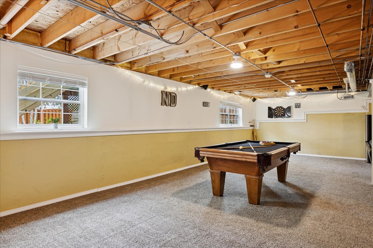 2681 Braeburn Way Woodstock, IL 60098 - Photo 24 of 41 a room with furniture and windows