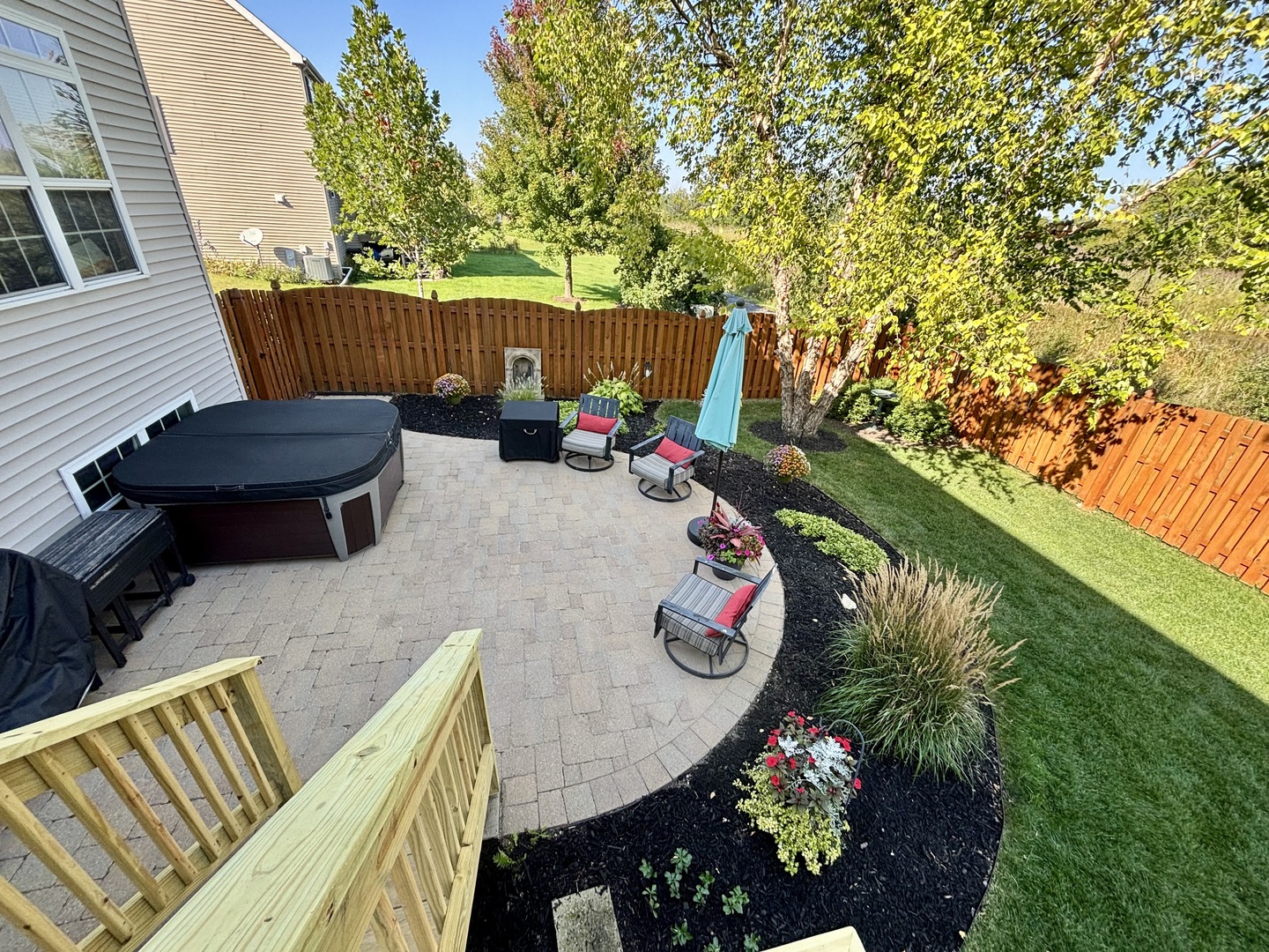 2681 Braeburn Way Woodstock, IL 60098 - Photo 28 of 41 a view of a chairs and table in patio