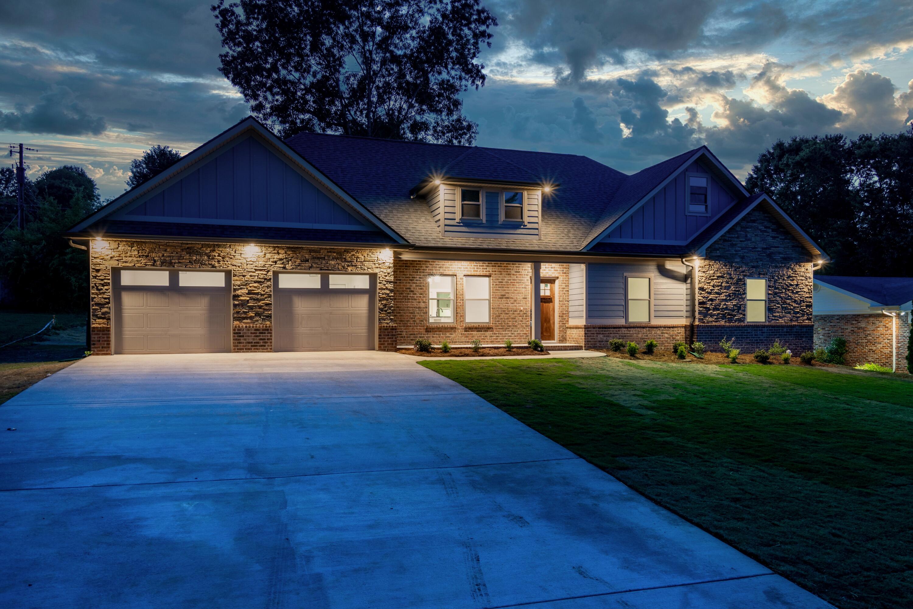 1711 Clayton Drive Chattanooga, TN 37421 - Photo 5 of 41 Front 9