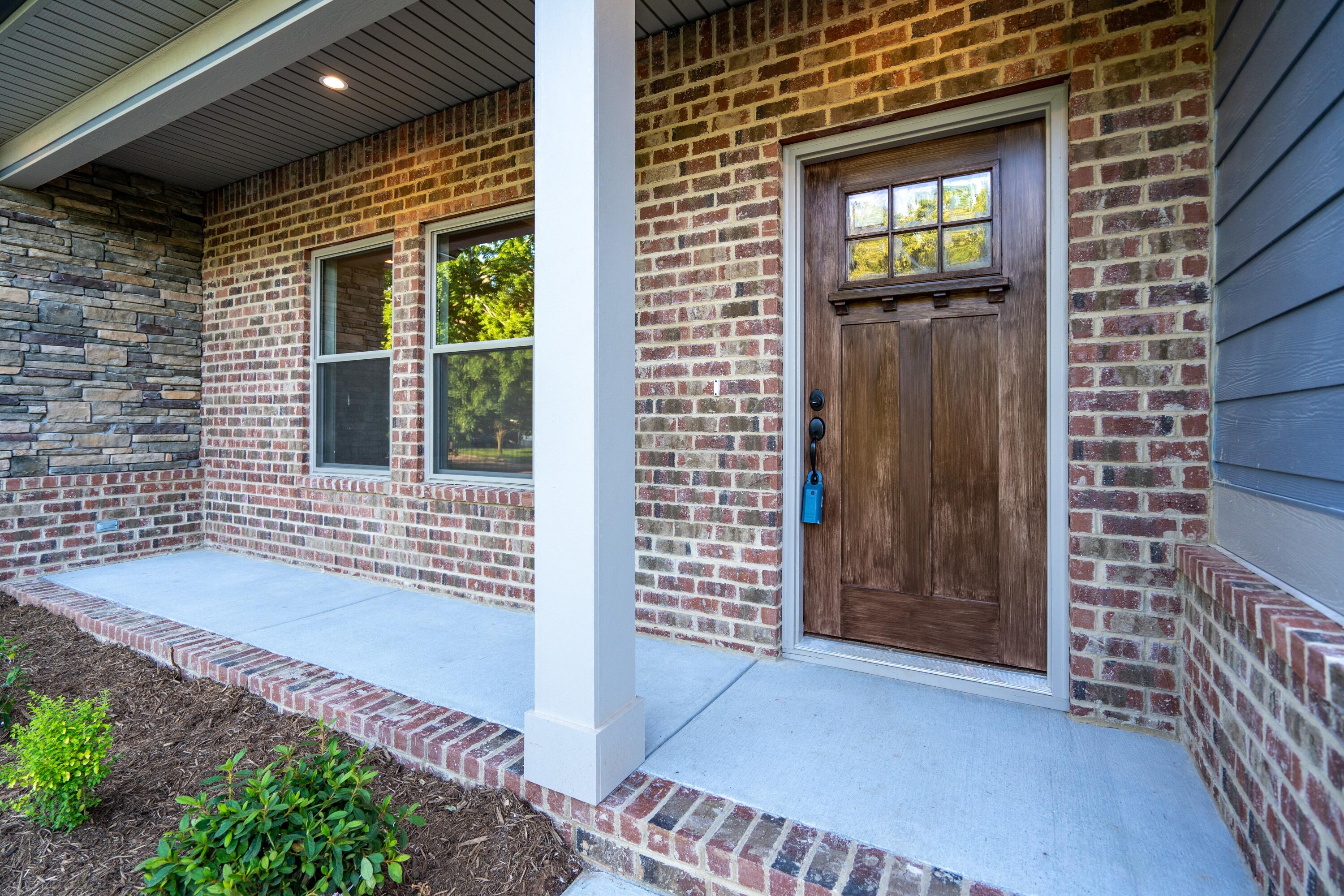 1711 Clayton Drive Chattanooga, TN 37421 - Photo 9 of 41 Front Porch