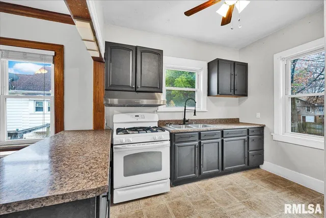 $89,900 | 2635 North Peoria Avenue, Peoria, IL 61603