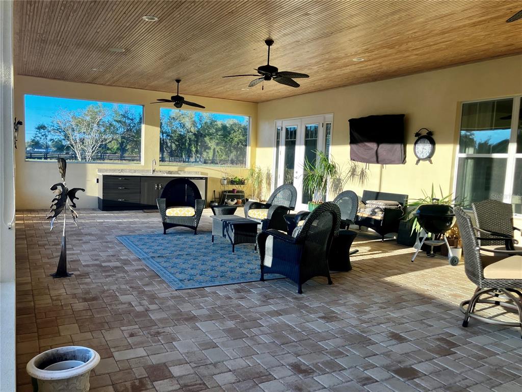 3709 Gallagher Road Plant City, FL 33565 - Photo 38 of 60 a living room with furniture and a large window