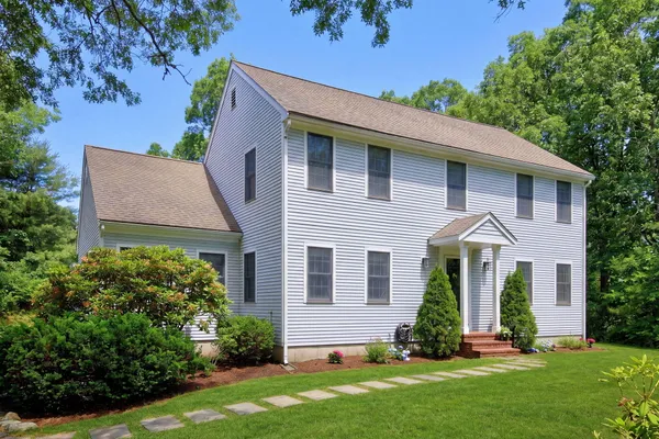 $1,115,000 | 2 Harpers Hollow, East Sandwich, MA 02537