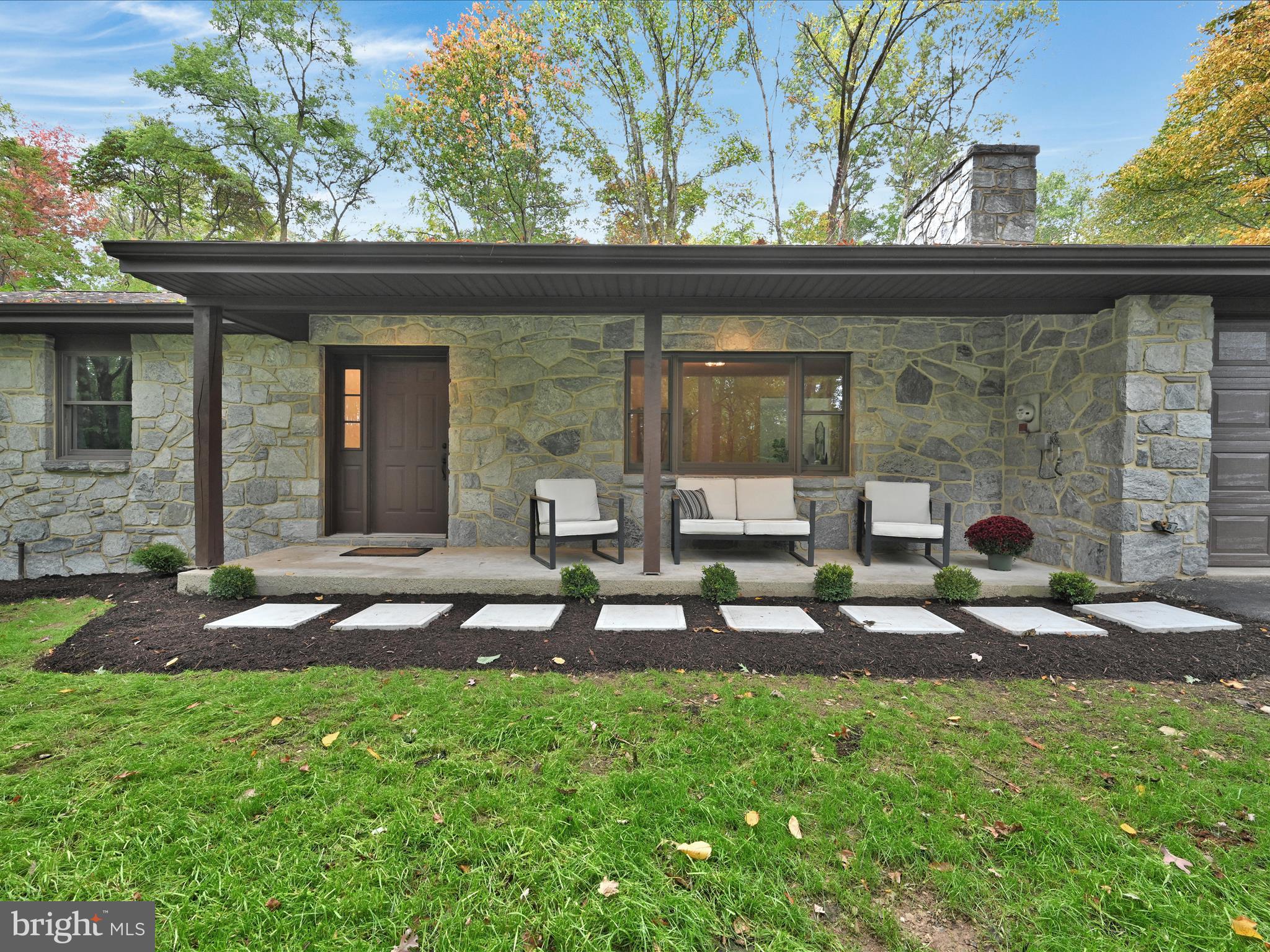 360 Yummerdall Road Lititz, PA 17543 - Photo 3 of 47 Exterior Front