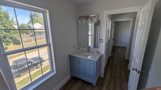 $2,275 | 432 East Laurelwood Drive, Bloomington, IN 47401