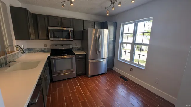 $2,275 | 432 East Laurelwood Drive, Bloomington, IN 47401