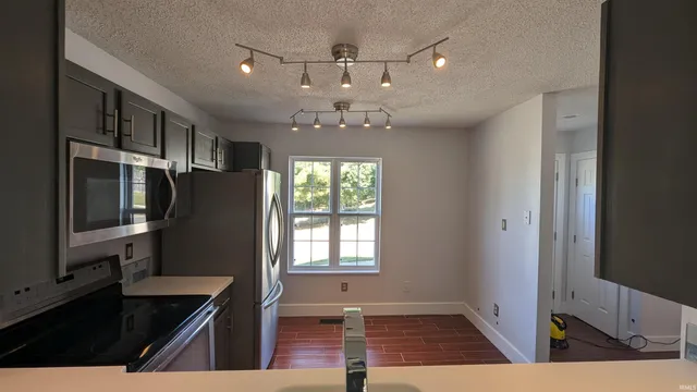 $2,275 | 432 East Laurelwood Drive, Bloomington, IN 47401