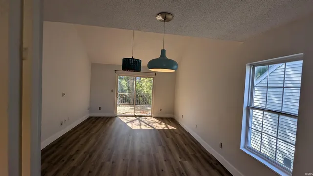 $2,275 | 432 East Laurelwood Drive, Bloomington, IN 47401