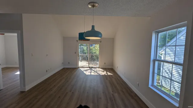 $2,275 | 432 East Laurelwood Drive, Bloomington, IN 47401