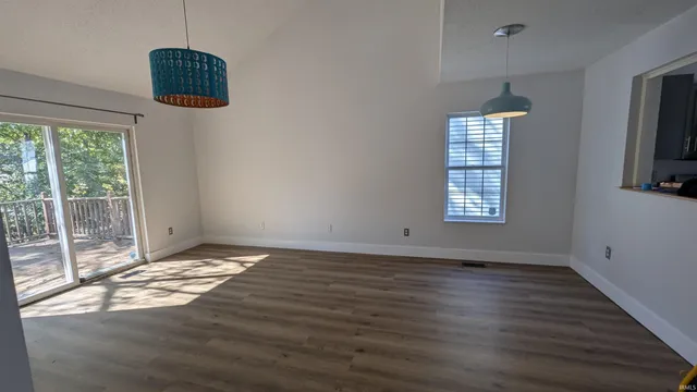 $2,275 | 432 East Laurelwood Drive, Bloomington, IN 47401