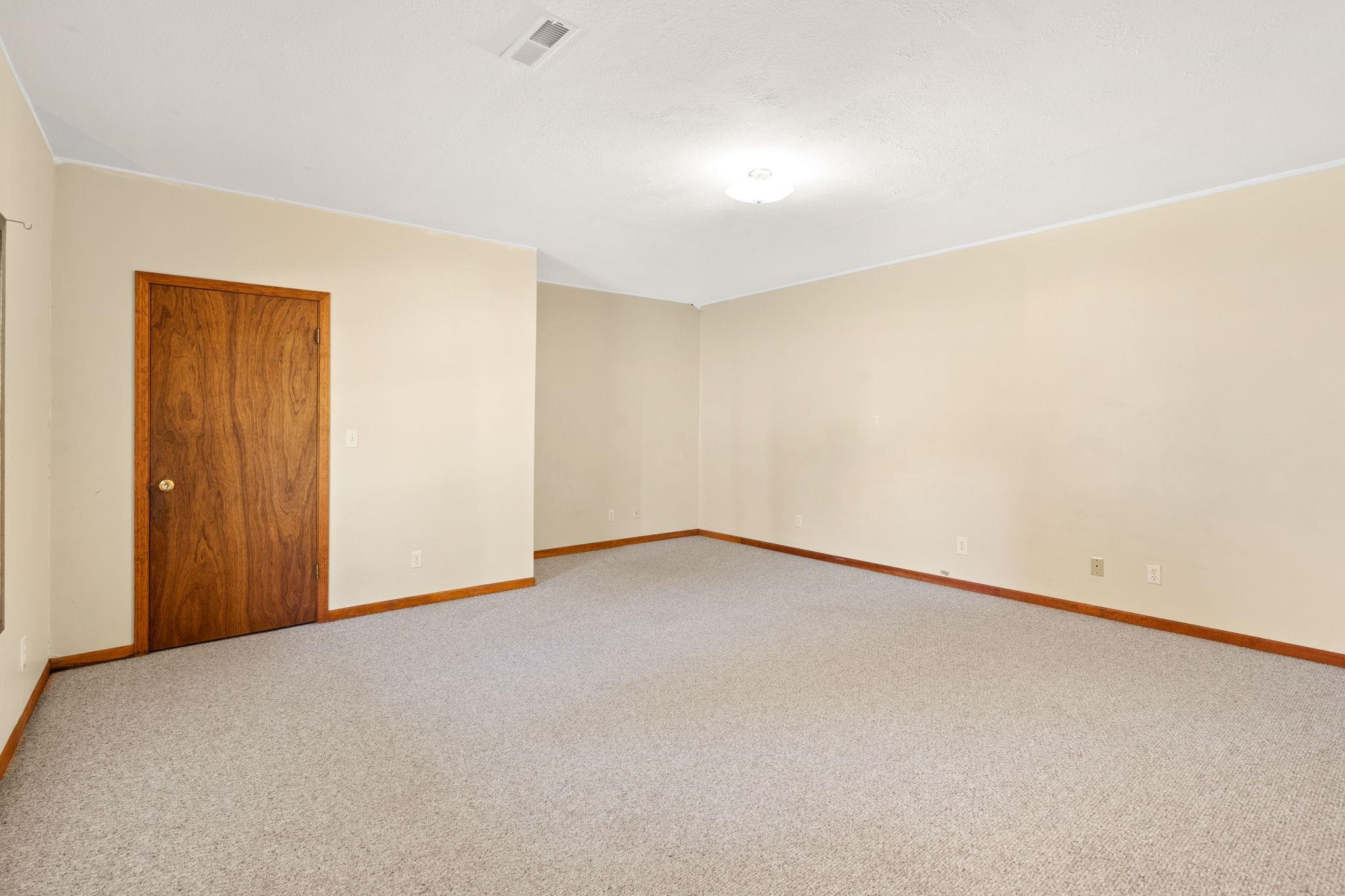 1304 Windsor Way Warsaw, IN 46580 - Photo 32 of 36 Gallery Image 32