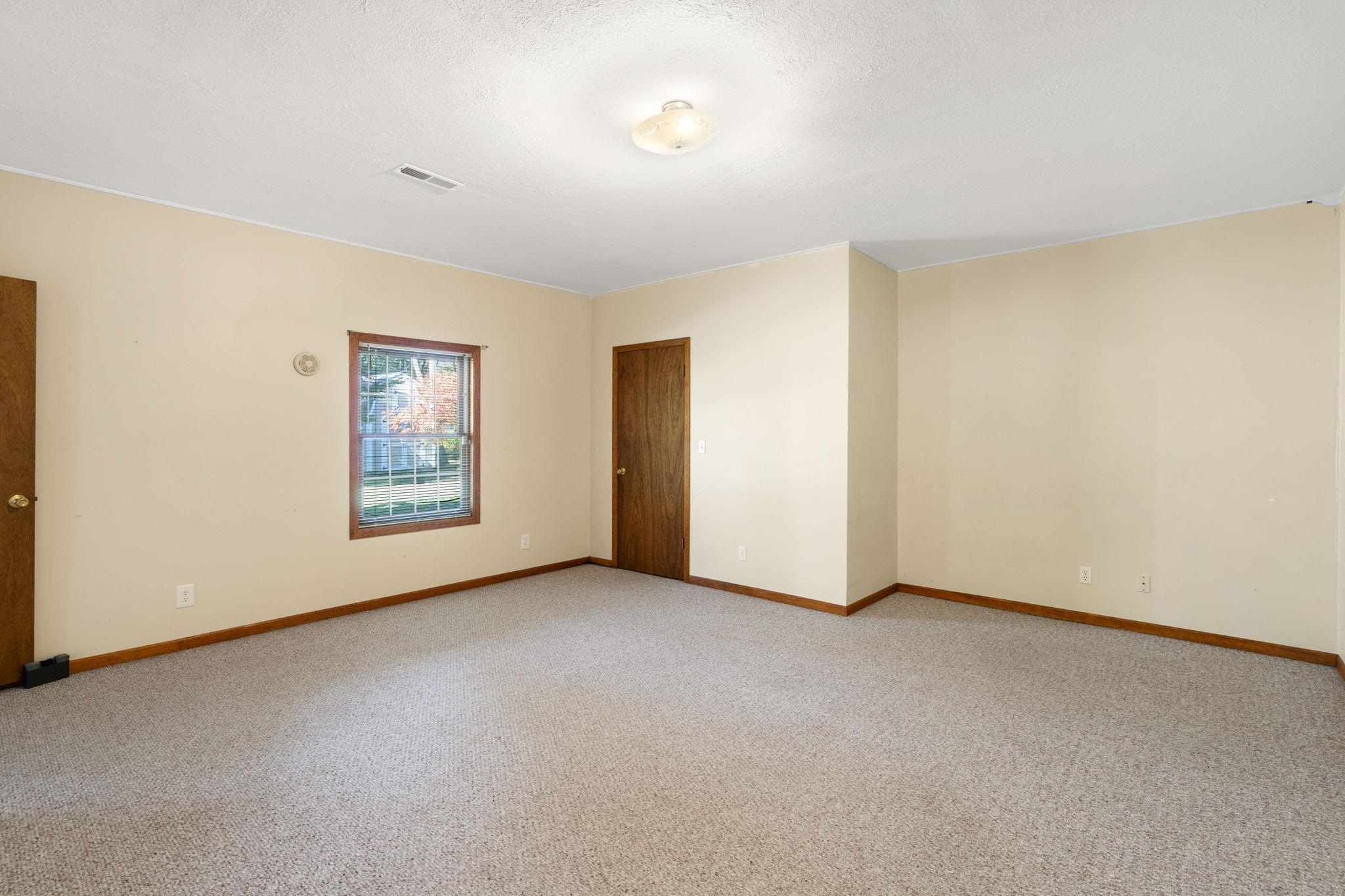 1304 Windsor Way Warsaw, IN 46580 - Photo 33 of 36 Gallery Image 33
