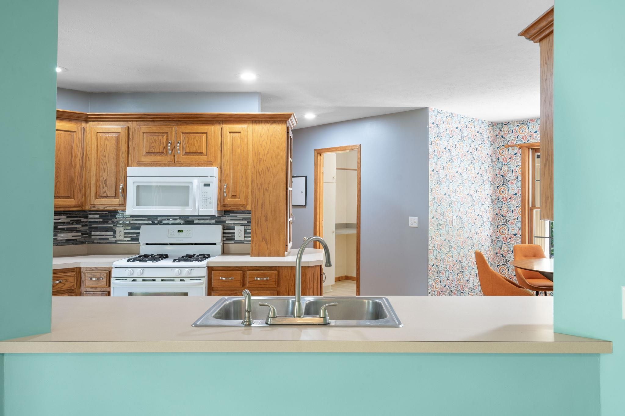 1304 Windsor Way Warsaw, IN 46580 - Photo 8 of 36 Gallery Image 8