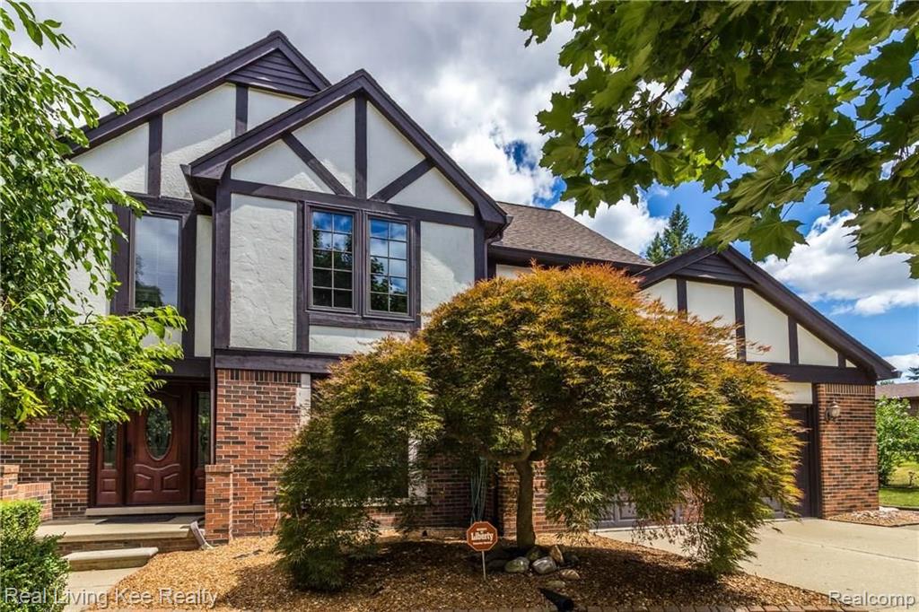 740 Timberline Drive Rochester Hills, MI 48309 - Photo 4 of 48
