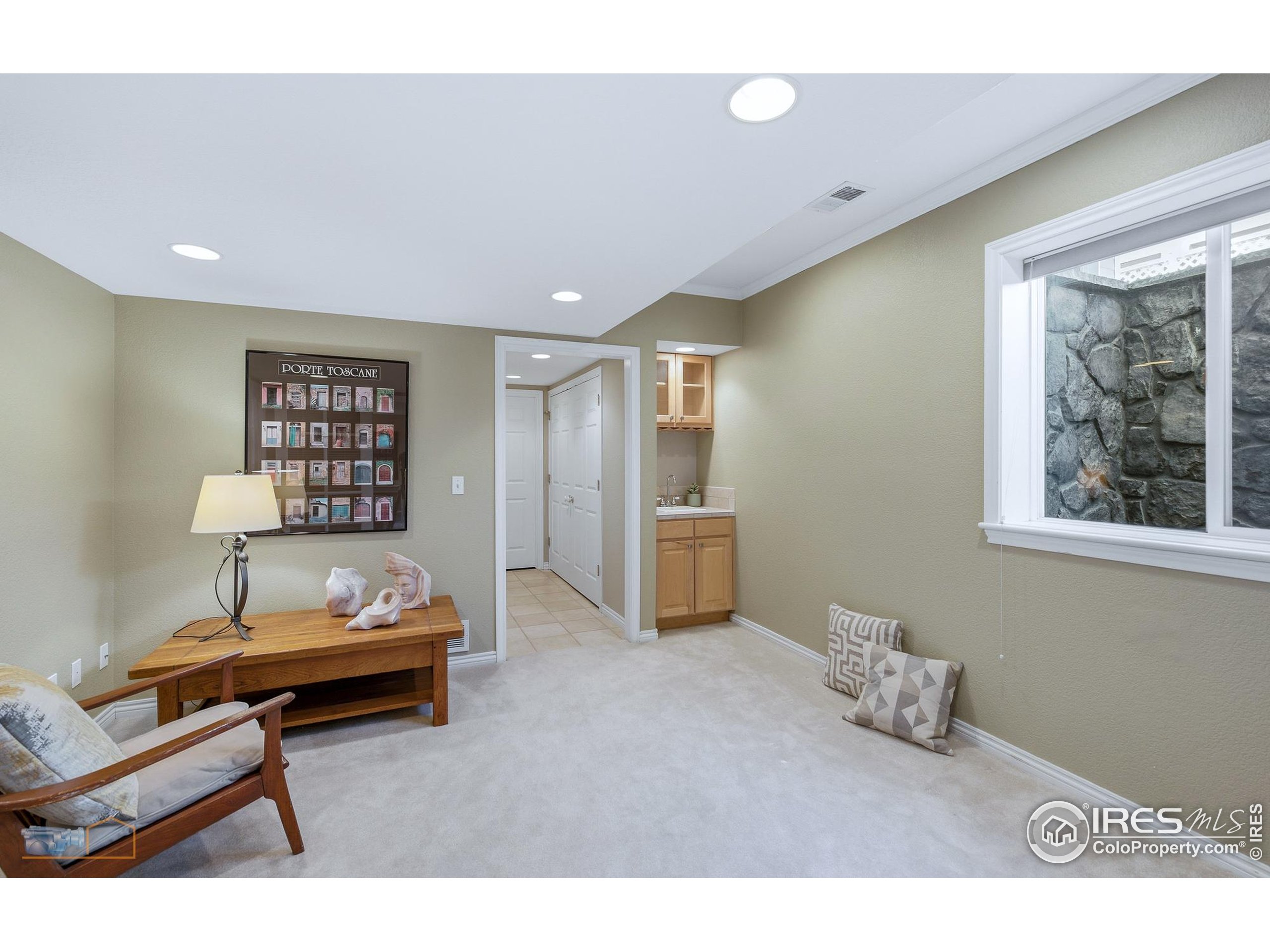 4921 Fountain Street Boulder, CO 80304 - Photo 37 of 50 a living room with furniture
