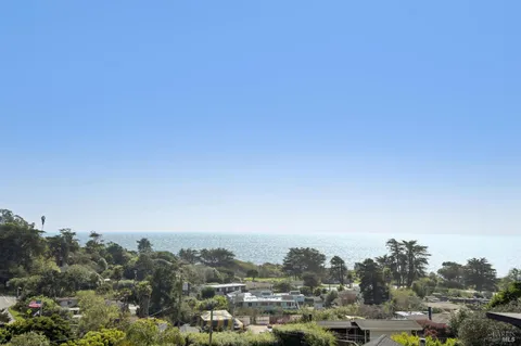 $3,680,000 | 40 Laurel Avenue, Stinson Beach, CA 94970
