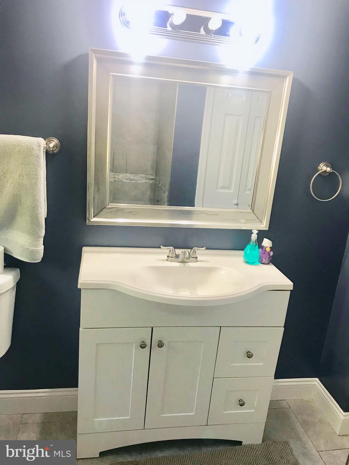 27129 Ridge Road Damascus, MD 20872 - Photo 10 of 29 1 FLOOR BATH