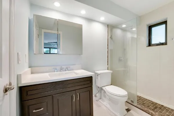 $4,500 | 360 Wilma Circle, Unit 7, Riviera Beach, FL 33404