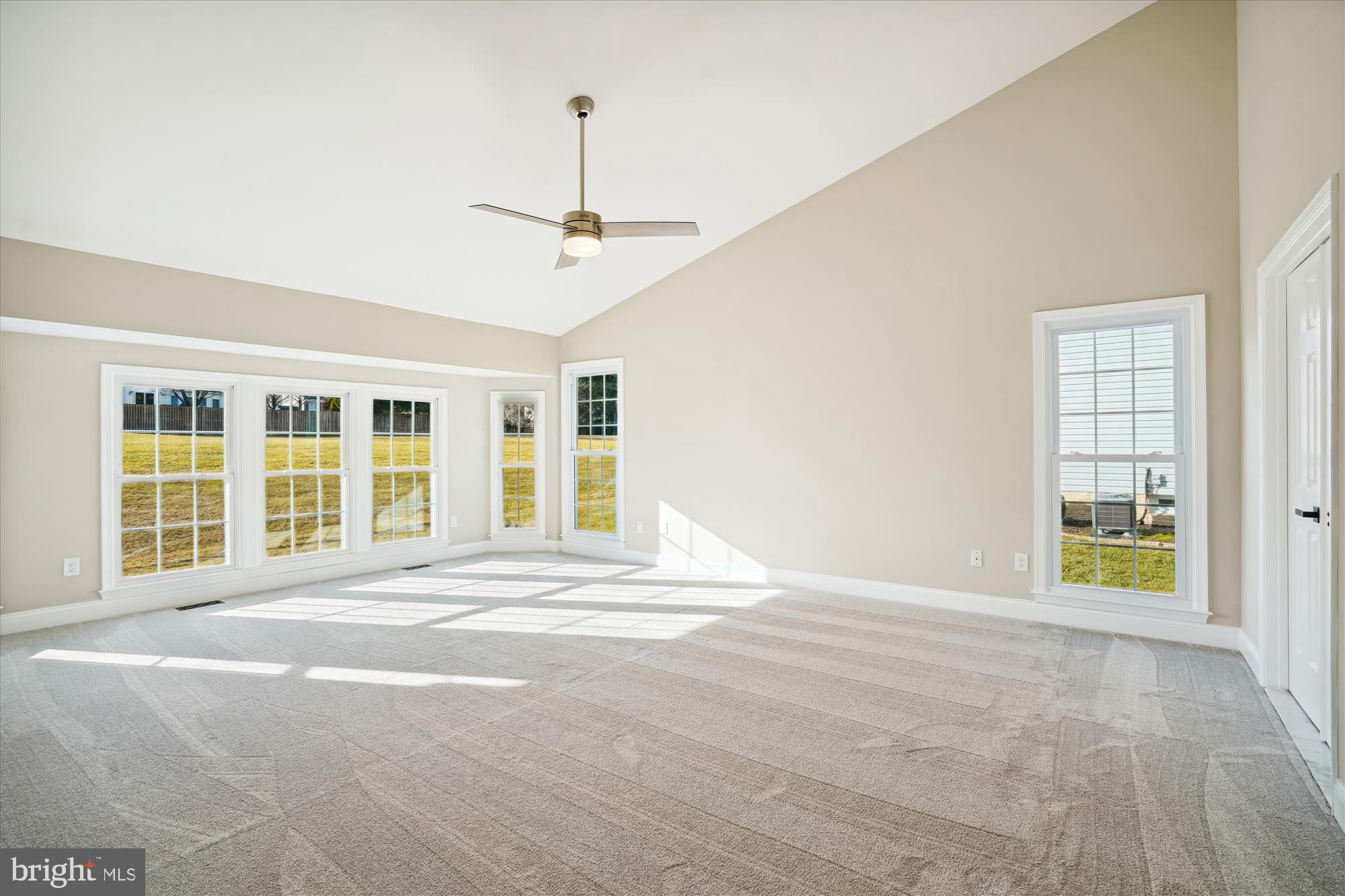 8312 Ivy Green Road Fairfax Station, VA 22039 - Photo 26 of 103 Primary bedroom with vaulted ceilings