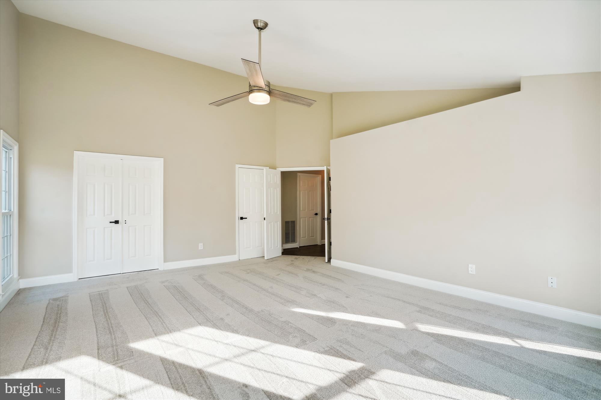 8312 Ivy Green Road Fairfax Station, VA 22039 - Photo 27 of 103 Primary beroom on main level