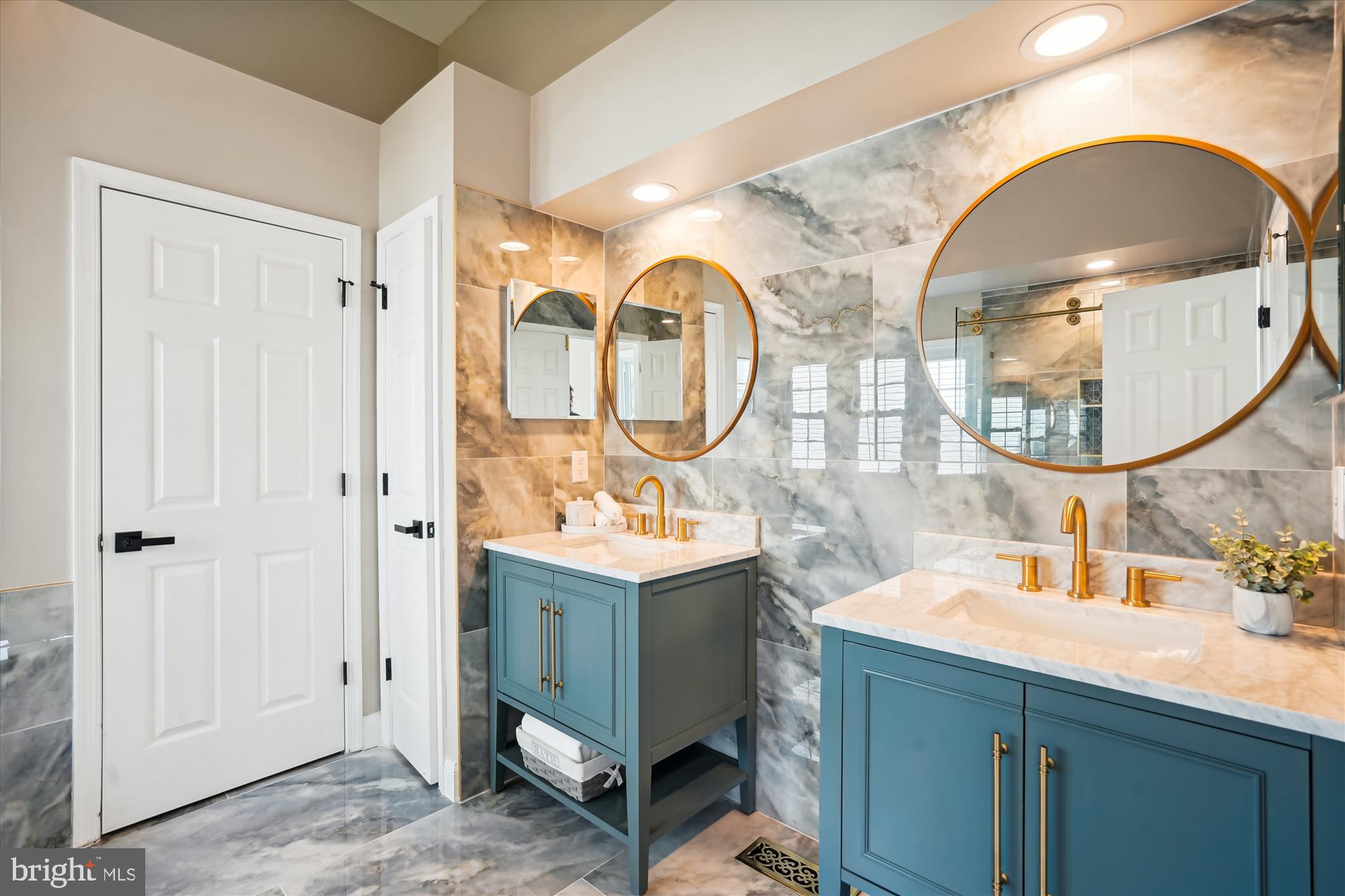 8312 Ivy Green Road Fairfax Station, VA 22039 - Photo 30 of 103 Primary Bath dual sinks