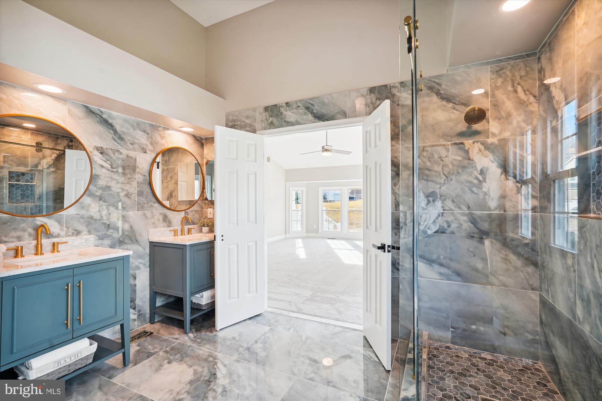 8312 Ivy Green Road Fairfax Station, VA 22039 - Photo 32 of 103 Primary bath with large shower