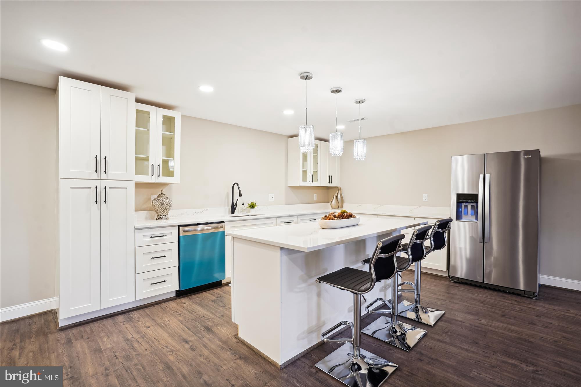 8312 Ivy Green Road Fairfax Station, VA 22039 - Photo 49 of 103 High end custom lower level kitchentte