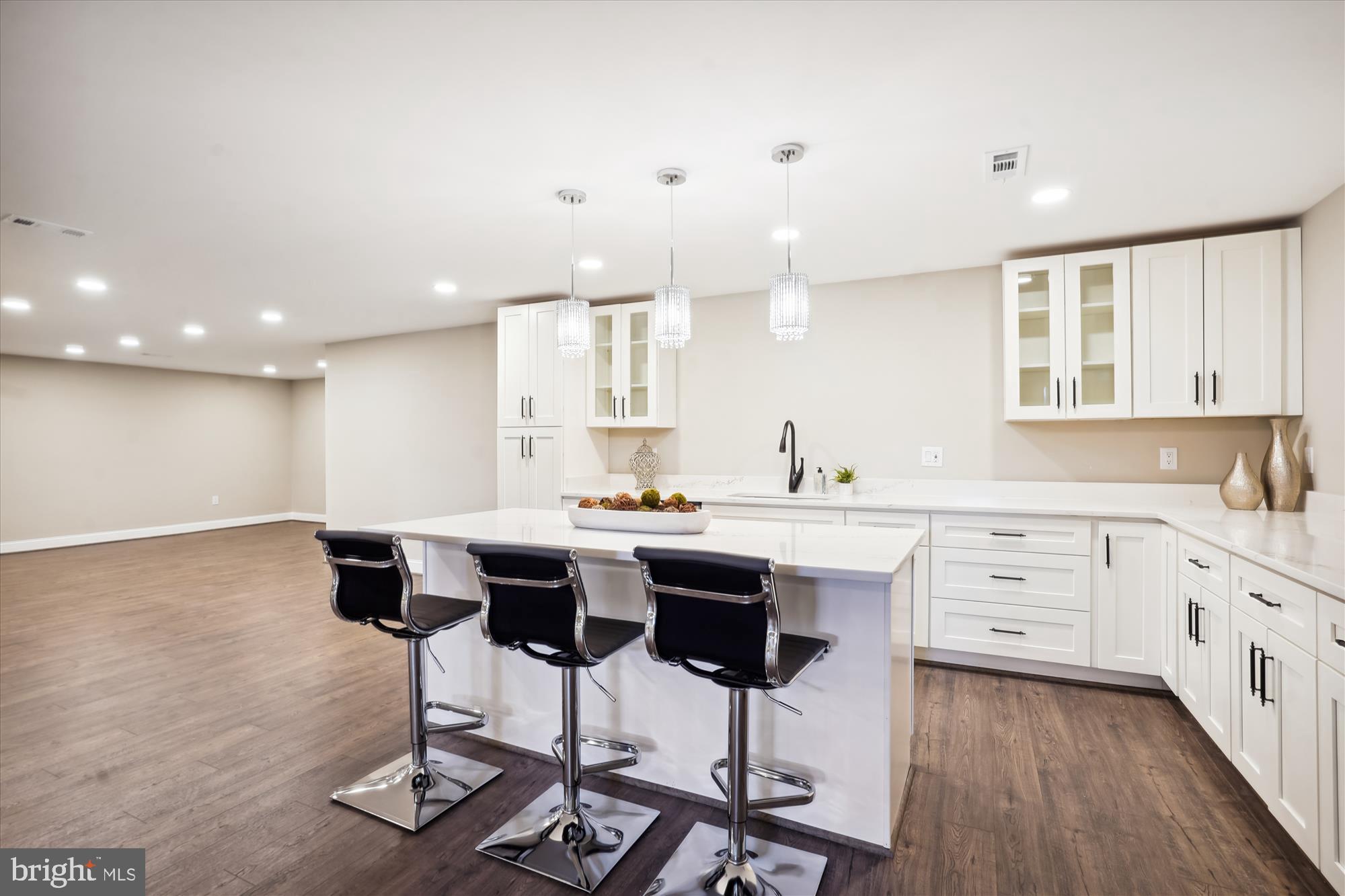 8312 Ivy Green Road Fairfax Station, VA 22039 - Photo 50 of 103 Lower level kitchentte - Quartz