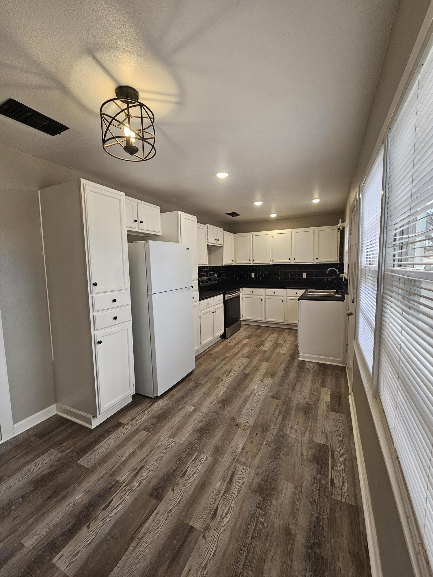 3008 45th Street Lubbock, TX 79413 - Photo 2 of 12 20250313_181212