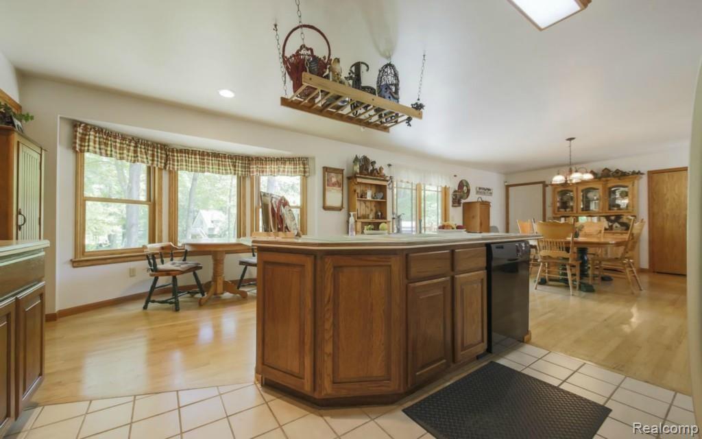 5713 Dutcher Road Howell, MI 48843 - Photo 11 of 33 15-photo-web-1680x1050-178834.jpg