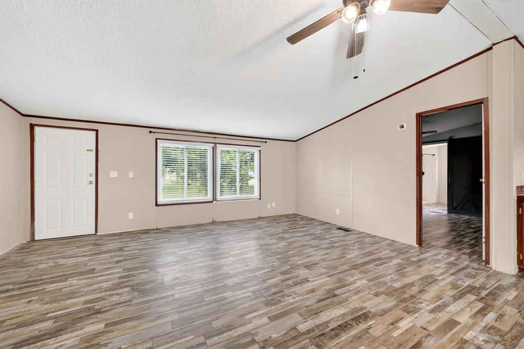 929 West Sterrett Road Waxahachie, TX 75167 - Photo 14 of 40