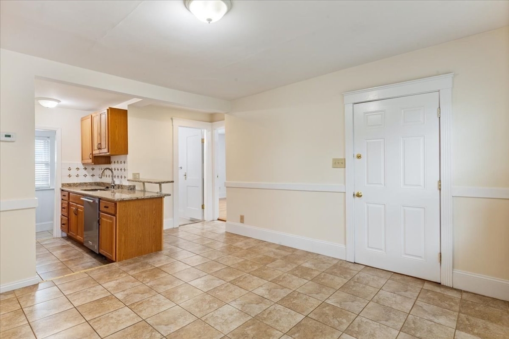 75-77 Bailey Road Somerville, MA 02145 - Photo 7 of 37 Gallery Image 7