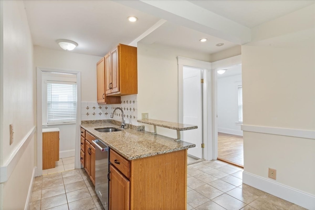 75-77 Bailey Road Somerville, MA 02145 - Photo 8 of 37 Gallery Image 8