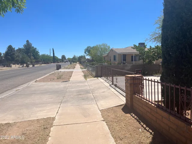 a view of a car in the parking area
